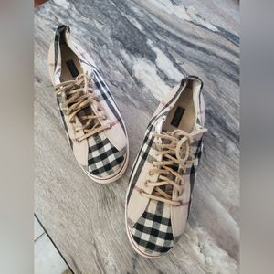 Burberry foot size 38 EU
